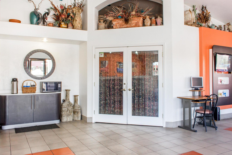 Public Area 2, Apache Inn, Maricopa