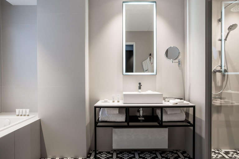 Bathroom 4, Hotel Louvre Lens - Esprit de France, Pas-de-Calais