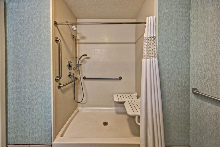 Bathroom 4, Hampton Inn Belton/Kansas City area, Kansas City