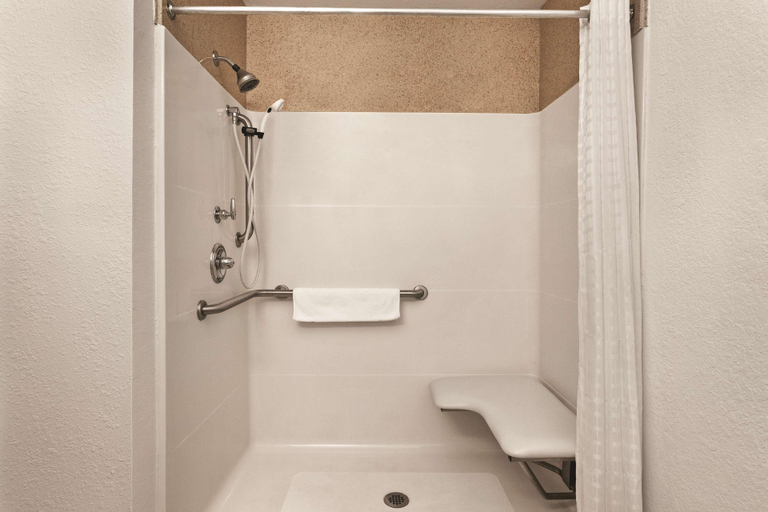 Bathroom 4, Country Inn & Suites by Radisson, Byram/Jackson So, Hinds