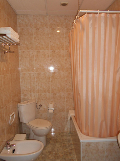 Bathroom 5, Hotel Vasco da Gama, Pontevedra