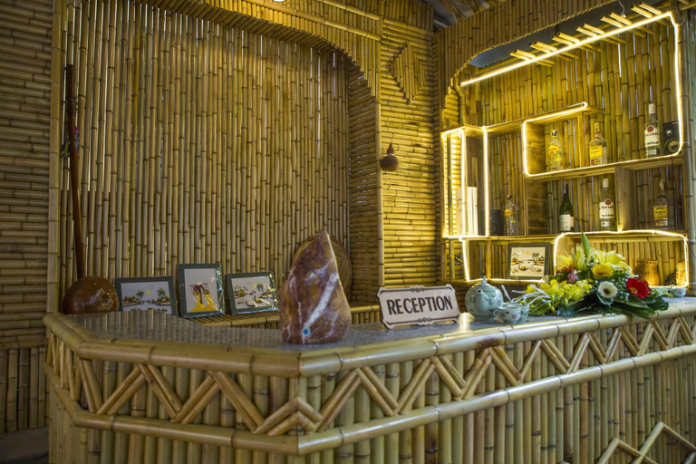 Public Area, Tam Coc Palm House, Hoa Lư