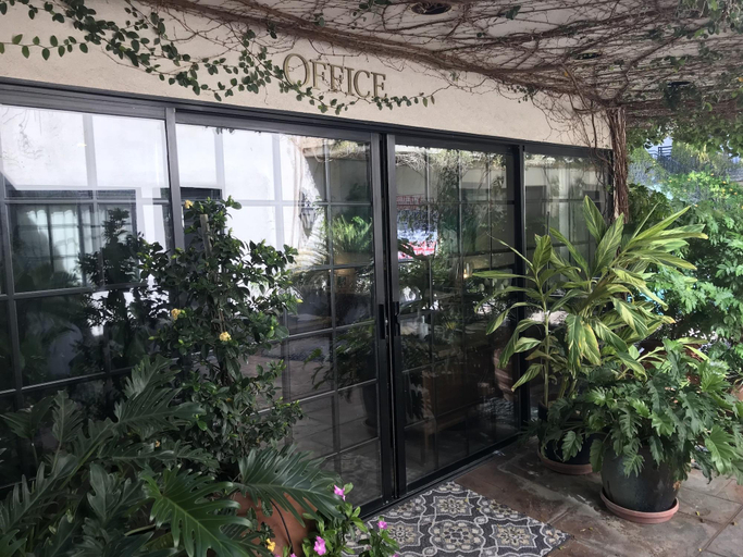 Public Area 2, Descanso Resort, A Men's Resort, Riverside