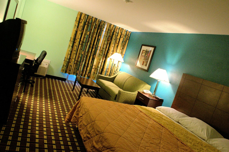 Bedroom 3, Days Inn by Wyndham Fort Wright Cincinnati Area, Kenton