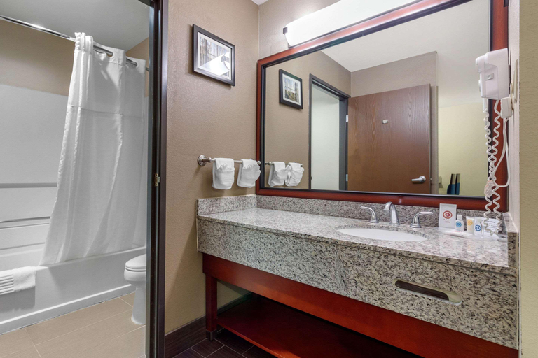 Bathroom 17