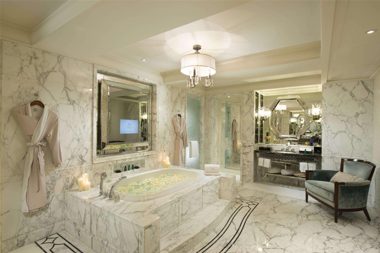 Bathroom 5, Waldorf Astoria Shanghai on the Bund, Shanghai