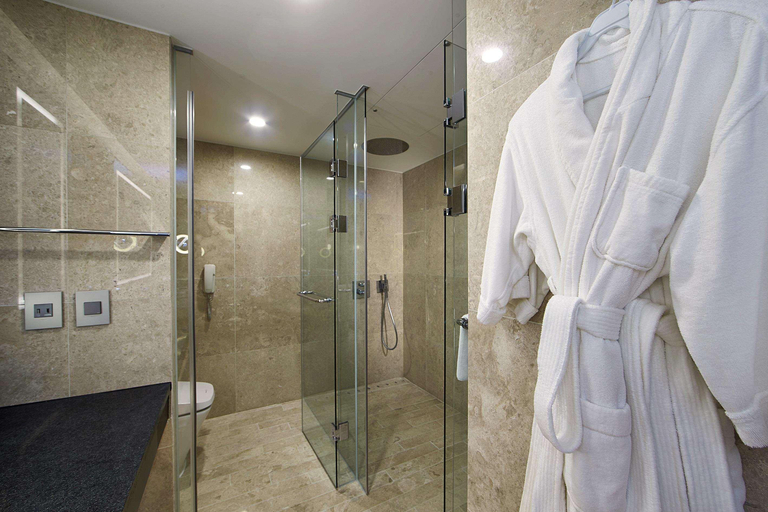 Bathroom 5, Hilton Gyeongju, Gyeongju