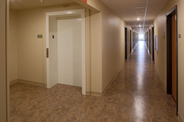 Public Area, WoodSpring Suites Council Bluffs, Pottawattamie