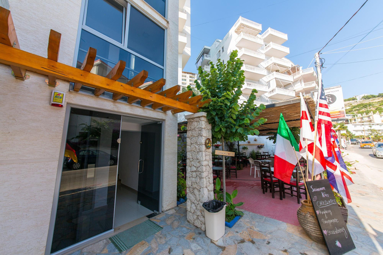 Others 5, Summer Kiss Hotel, Sarandës