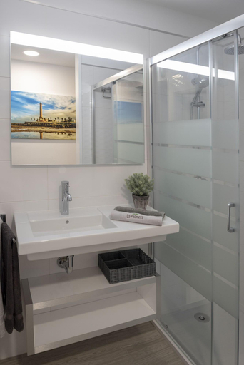 Bathroom 4, La Palmera Hotel Boutique, Las Palmas