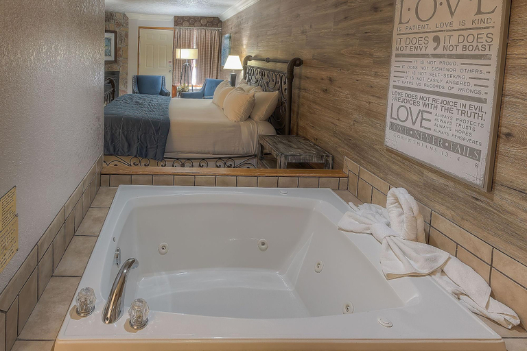 Bathroom 4, Accommodation By Willow Brook Lodge, Sevier