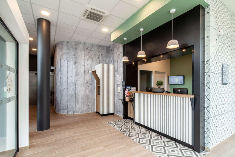 Public Area 2, B&B HOTEL MASSY Gare TGV, Essonne
