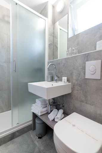 Bathroom 4, Beachfront Apartmants Zanic, Podstrana