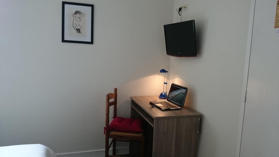 Bedroom 3, Hôtel TGV Quimper, Finistère