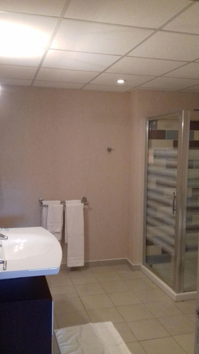 Bathroom 4, Hotel Restaurant Le Logis De La Lys, Pas-de-Calais