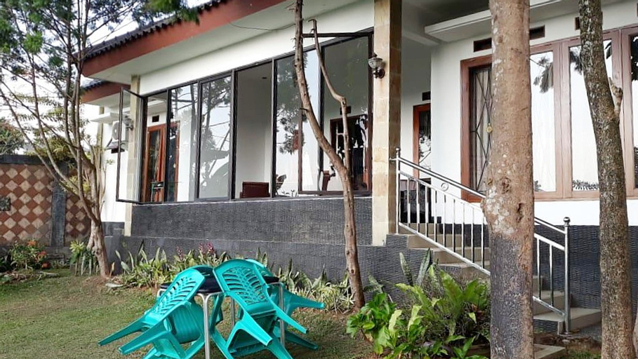 Exterior & Views 5, 4BR Villa Faher Puncak with Private Pool, Bogor