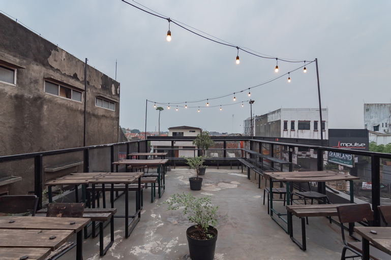 Exterior & Views 7