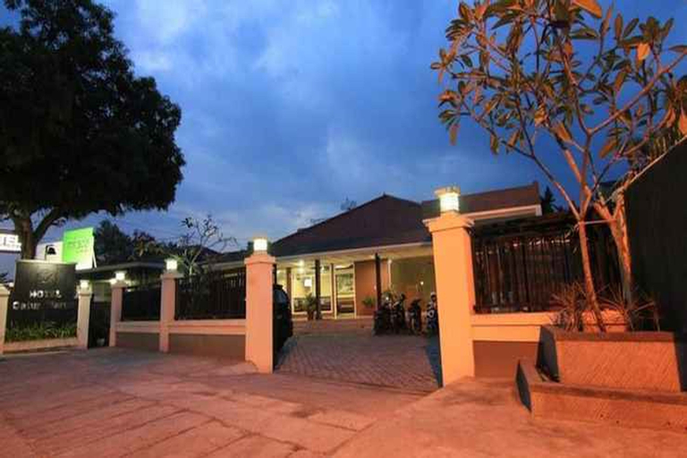 Catur Warga Hotel (tutup permanen), Lombok
