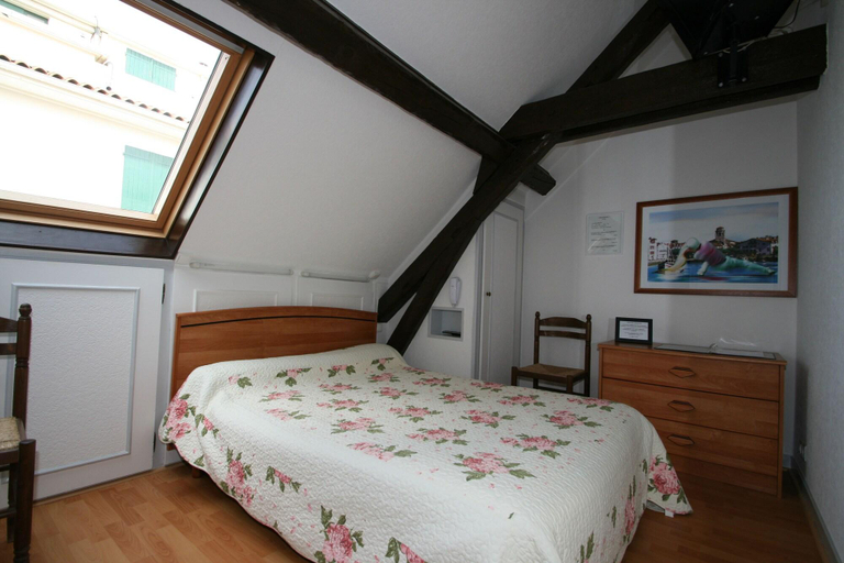 Bedroom 3, Le Petit Hotel, Pyrénées-Atlantiques