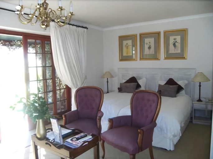 Public Area 4, Mulligans Golf Lodge, Overberg