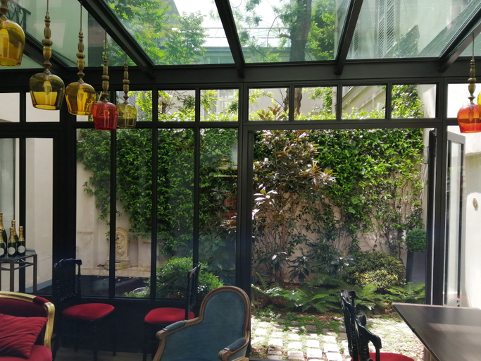 Public Area 4, Hôtel Sacha, Paris