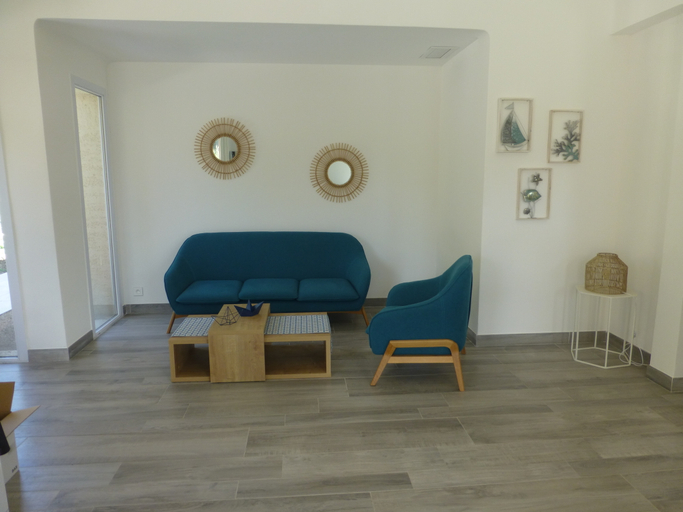 Public Area 2, Prea Gianca, Corse-du-Sud