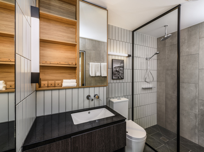 Bathroom, Movenpick Hotel Hobart, Hobart
