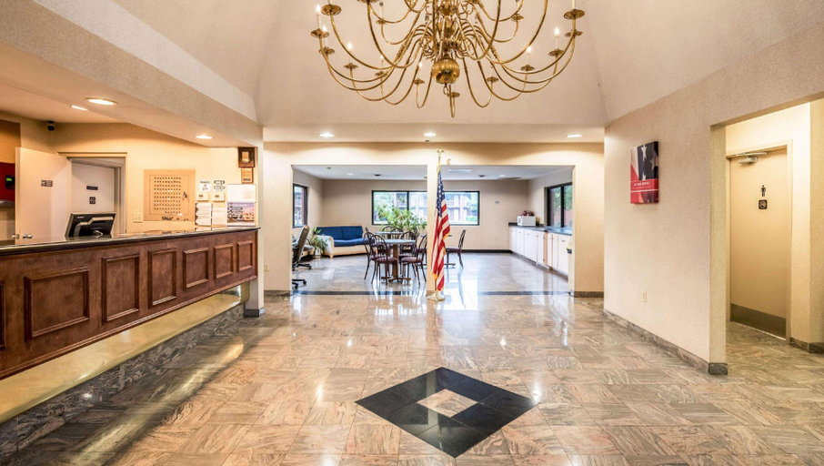 Public Area 2, Studios and Suites 4 Less Emporia, Greensville