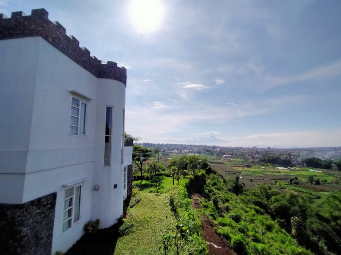 Exterior & Views 3, Villa Castle Aira, Malang