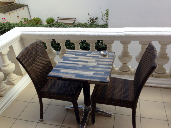 Public Area 2, Le Petit Hotel, Pyrénées-Atlantiques