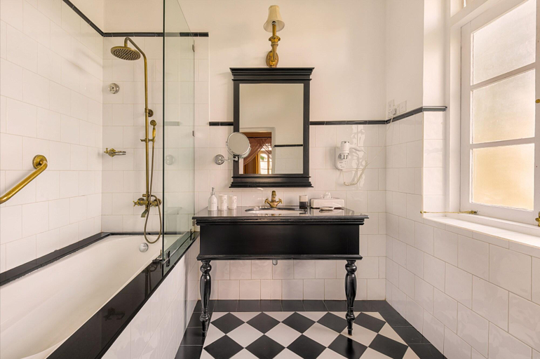 Bathroom 4, Strathdon by Zinc Journeys, Ambagamuwa