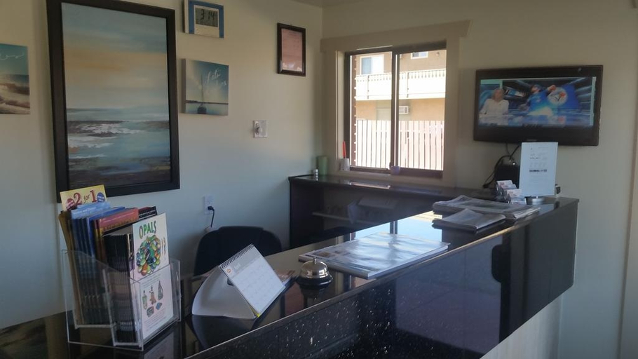 Public Area 2, Canadas Best Value Inn & Suites Vernon, North Okanagan