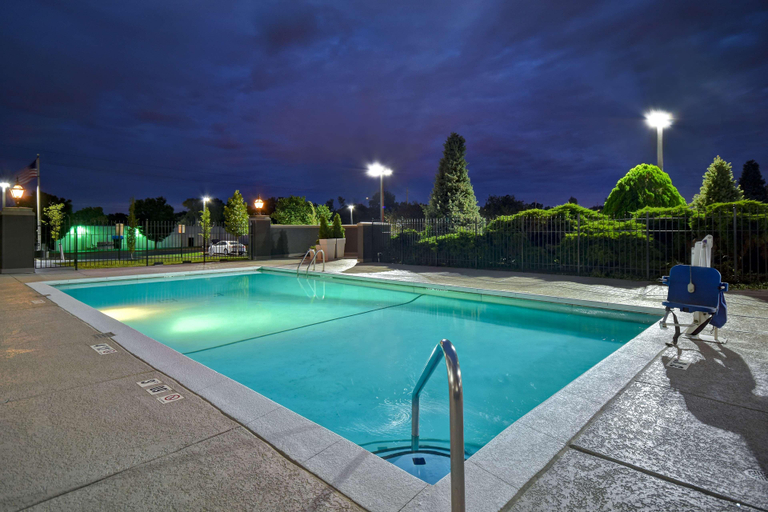 Sport & Beauty 2, DoubleTree by Hilton St. Louis Airport, Saint Louis