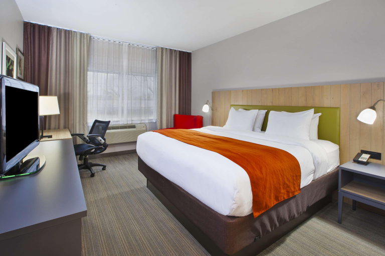 Bedroom 3, Country Inn & Suites by Radisson, Big Rapids, MI, Mecosta