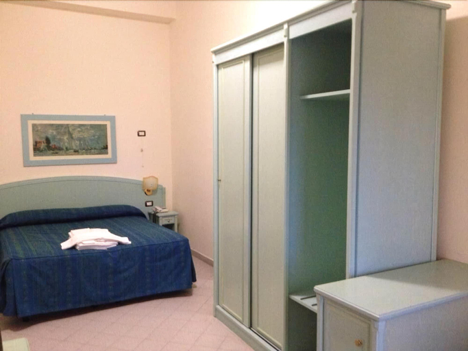 Bedroom 3, Hotel Mercede 2, Latina