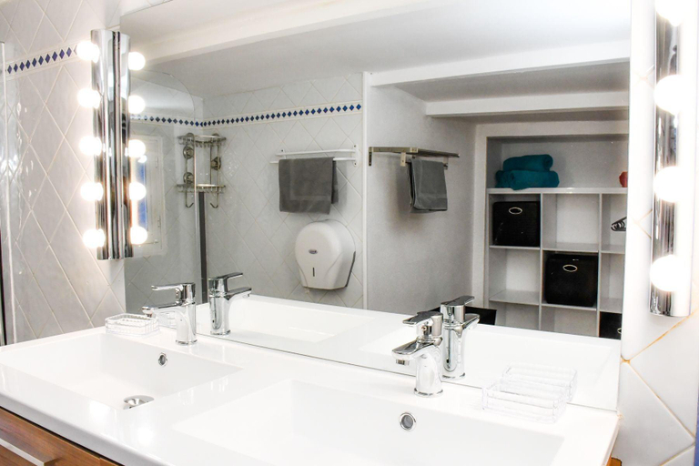 Bathroom 4, Escale au soleil Hôtel et Appartement, Var