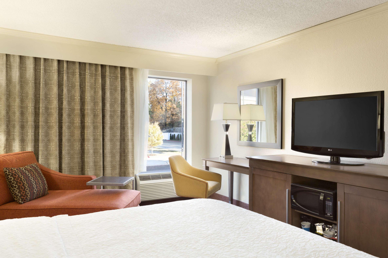 Bedroom 3, Hampton Inn Forrest City, Saint Francis