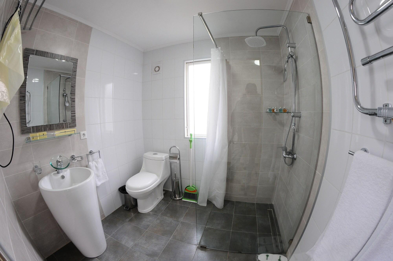 Bathroom 4, Cross Resort Yerevan, Yerevan