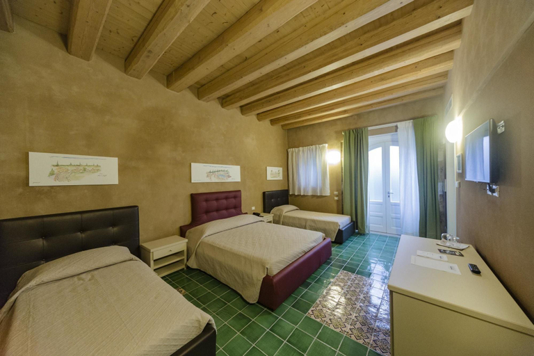 Bedroom 4, Casale Milocca, Syracuse
