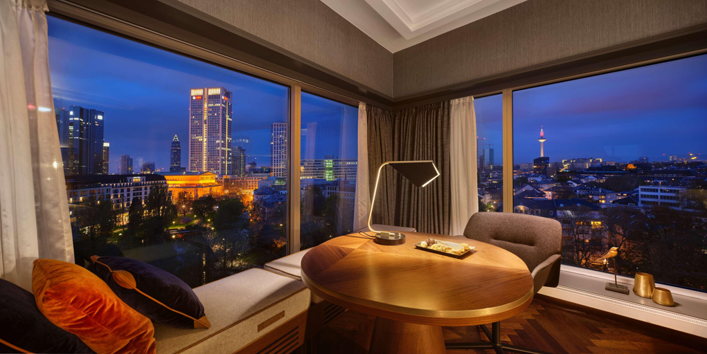 Bedroom 3, Hilton Frankfurt City Centre, Frankfurt am Main