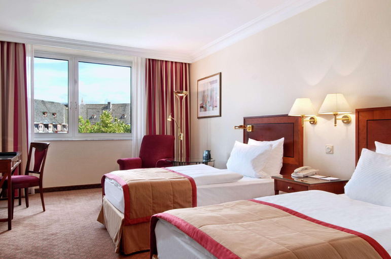 Bedroom 4, Hilton Mainz City, Mainz