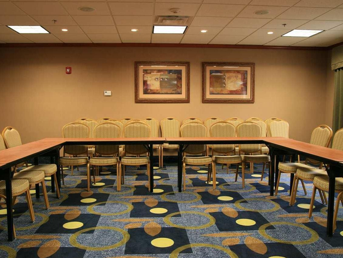 Food & Drinks 5, Hampton Inn & Suites New Haven South-West, New Haven
