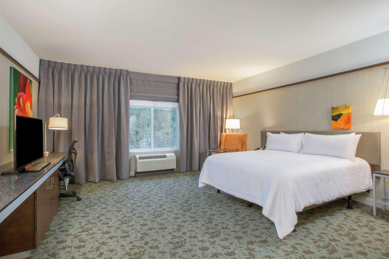 Bedroom 3, Hilton Garden Inn Olympia, Thurston