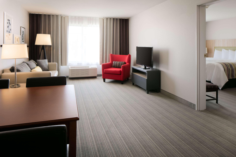 Bedroom 3, Country Inn & Suites, Madison West, Dane