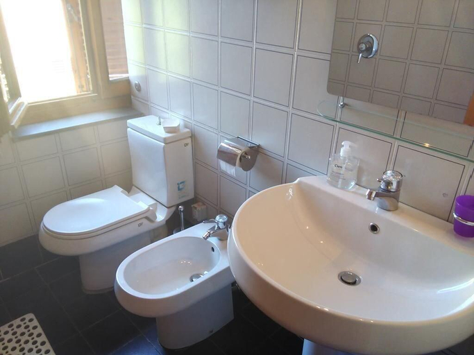 Bathroom 5, Albergo Villa Sorriso, Florence