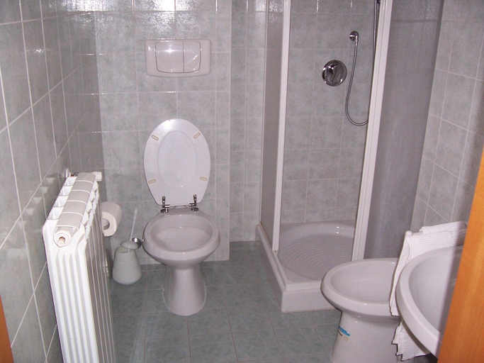 Bathroom 5, Hotel Clodia, Venezia