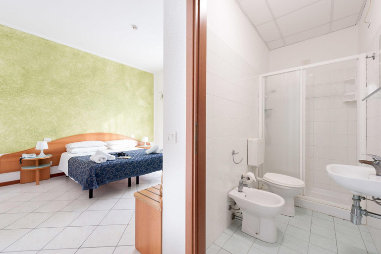 Bathroom 4, Regina Hotel E Ristorante, Ravenna