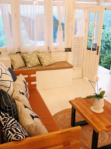 Villa Yia Yia 5BR 25Person, Bogor