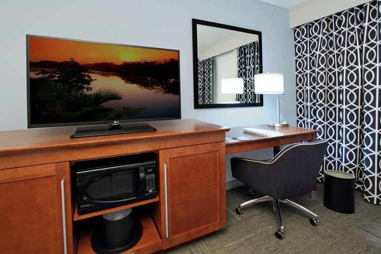 Bedroom 3, Hampton Inn Jackson/Richland-Highway 49, Rankin