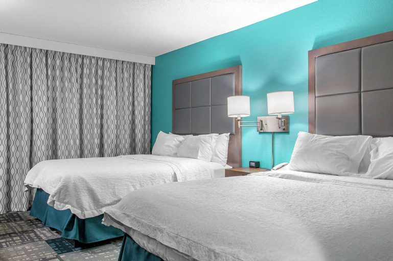 Bedroom 3, Hampton Inn Adel, Cook